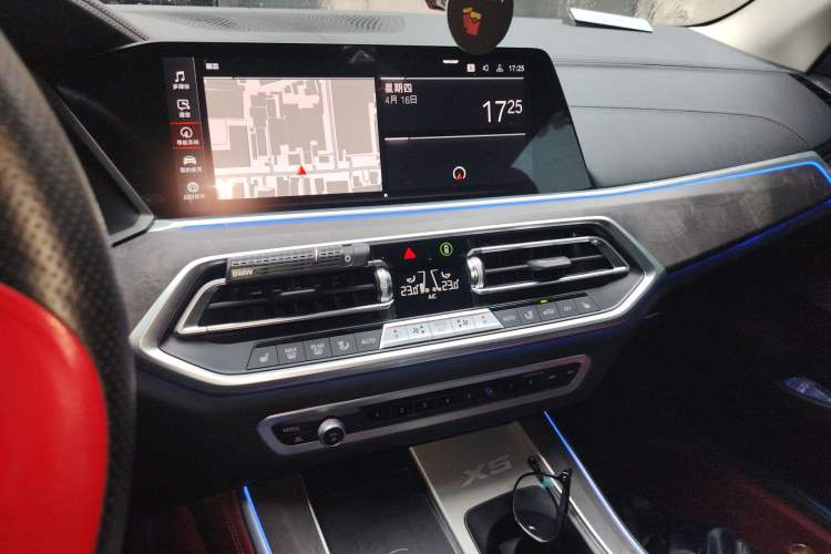 Used BMW X5 2022 xDrive 30Li Luxury M Sport Package