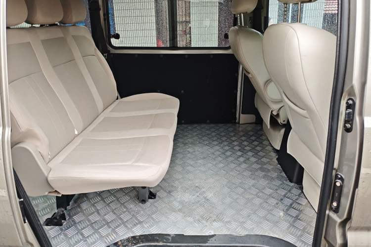 Used FORTHING Lingzhi 2023 M5L 1.6L Base Model 5 Seats Left Rear Seat