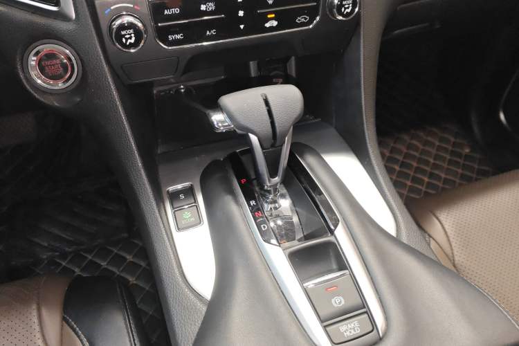 Used Honda Avancier 2017 240TURBO Two-Wheel Drive Elite Edition Gear Lever