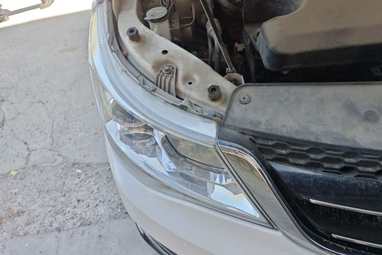 Used Baojun 730 2016 1.5L Manual Comfort Version 7 Seats China V Emission Standard Right Front Headlight