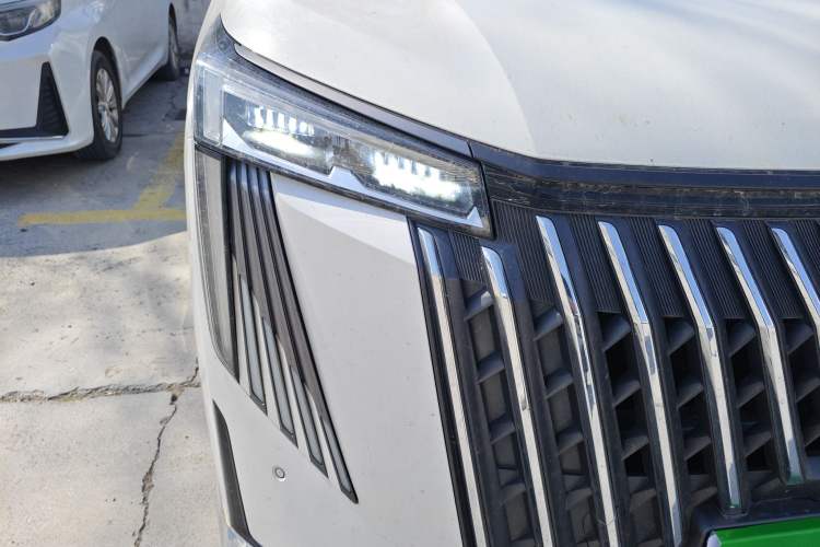 Used GAC Trumpchi M8 2024 Master Series 400T Prestige Edition Right Front Headlight