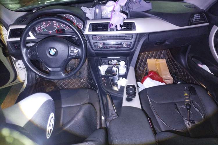 Used BMW 3 Series 2015 320Li Luxury Edition Fashion Model Audio And AC Panel