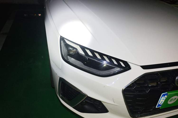 Used Audi A4L 2022 40 TFSI Fashion Dynamic Model Right Front Headlight