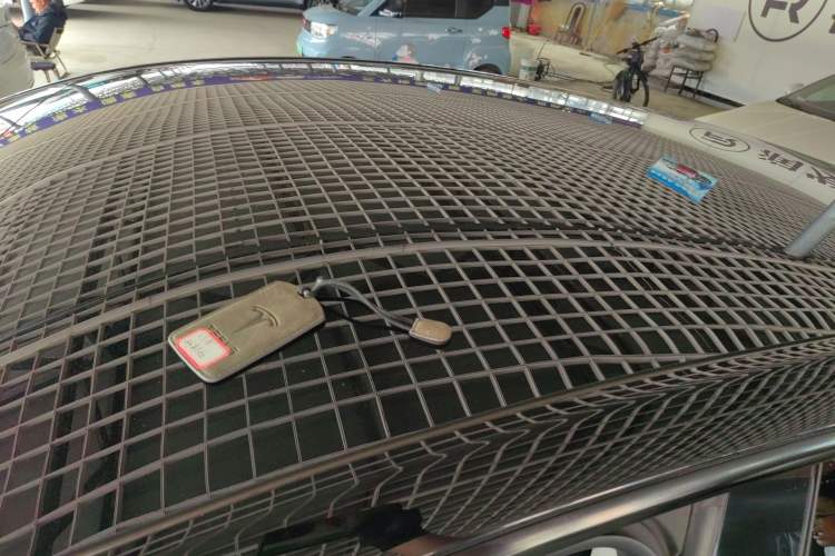 Used Tesla Model Y 2023 Rear-Wheel-Drive Version Roof