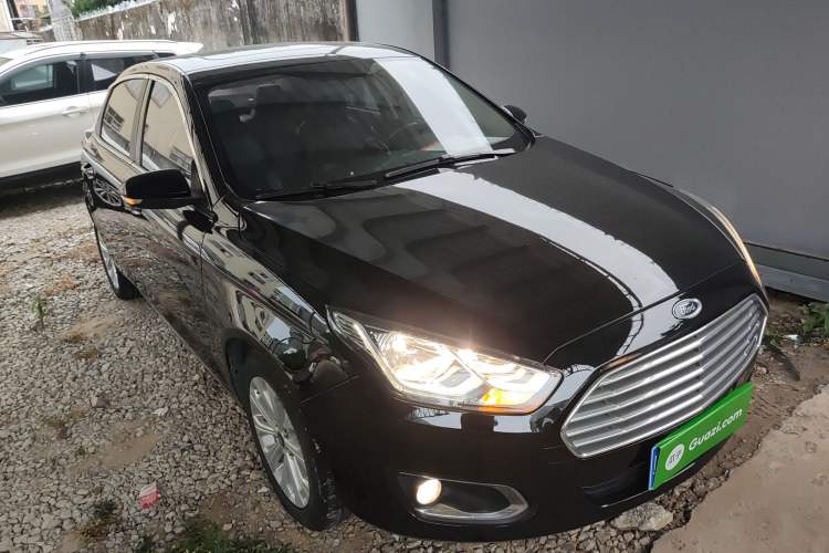 Used Ford Escort 2015 1.5L Automatic Fashion Model