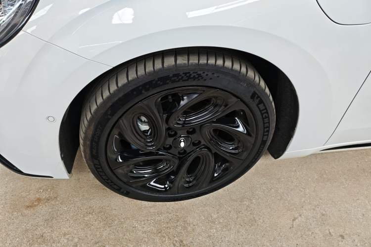 Used ORA Lightning Cat 2024 Dark Night Edition 555km Prestige Version
