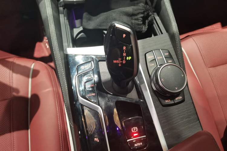 Used BMW 5 Series 2022 Second Facelift 530Li Leading Edition M Sport Package
