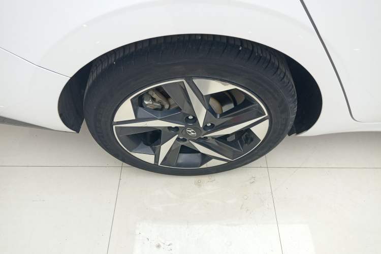 Used Hyundai Elantra 2021 1.5L CVT LUX Prestige Edition Right Rear Wheel Hub