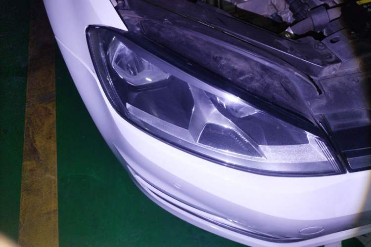 Used Volkswagen Golf 2017 1.6L Automatic Comfort Million-Vehicle Anniversary Edition Right Front Headlight