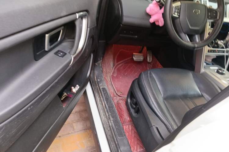 Used Land Rover Discovery Sport 2018 240 PS SE Version Driver Seat