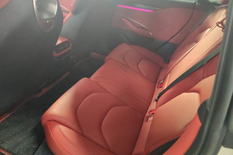 Used Xiaomi Auto SU7 2024 Rear-Drive Long-Range Intelligent Driving Version
