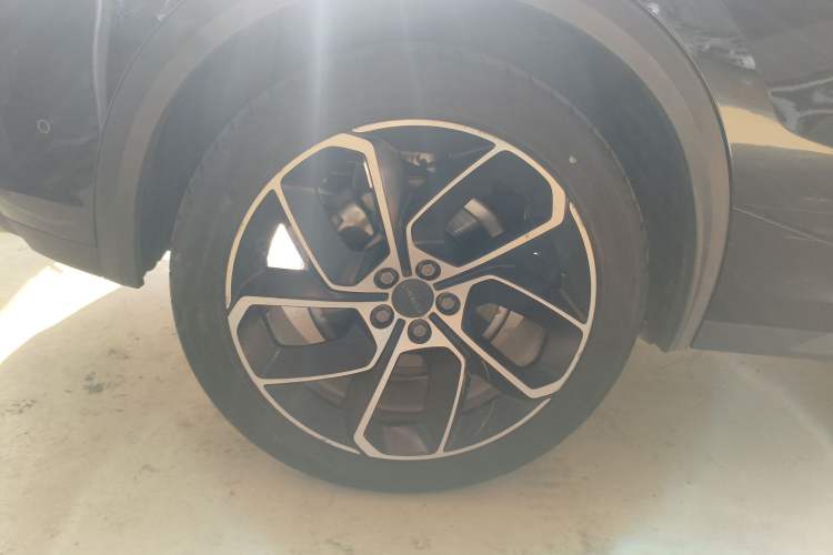 Used Lynk & Co 05 2020 2.0TD Two-Wheel Drive Shine Halo