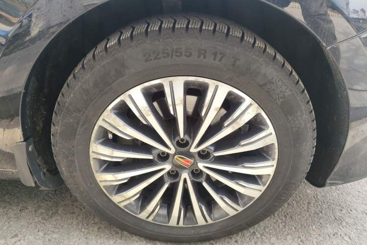 Used Hongqi H7 2019 2.0T Flagship Edition Right Front Wheel Hub