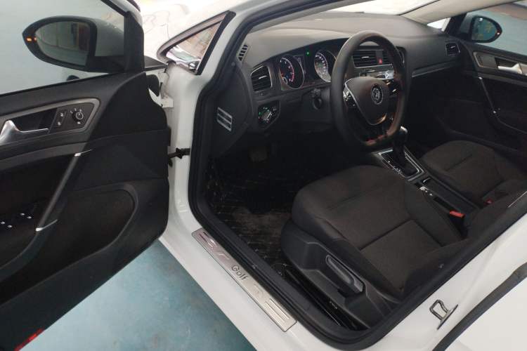 Used Volkswagen Golf 2014 1.4TSI Automatic Comfort Model
