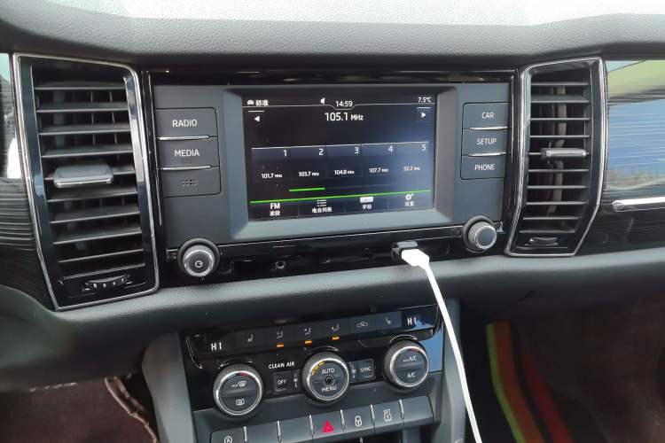 Used Skoda Kodiaq 2017 TSI330 7-Seater Two-Wheel-Drive Luxury Edition Audio And AC Panel