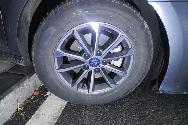 Used BYD Qin PLUS 2024 HONOR Edition DM-i 55KM Leading Model Right Front Wheel Hub