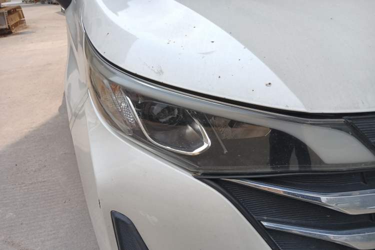 Used GAC Trumpchi M6 2019 270T DCT Luxury Edition (7-seater) China VI Right Front Headlight