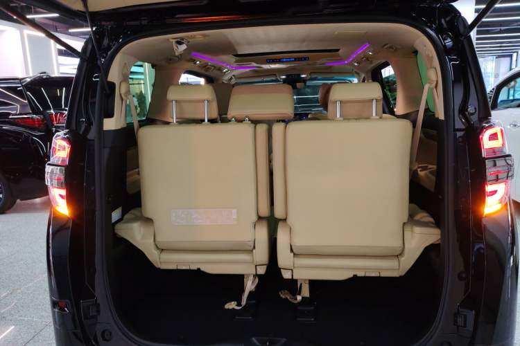 Used Toyota Vellfire 2023 Crown Dual-Engine 2.5L HV Ultimate Edition