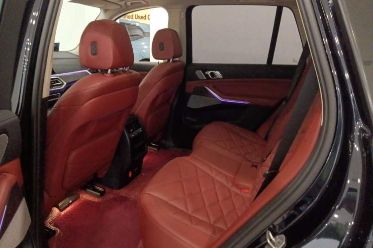 Used BMW X5 2022 xDrive 30Li Luxury M Sport Package Left Rear Seat