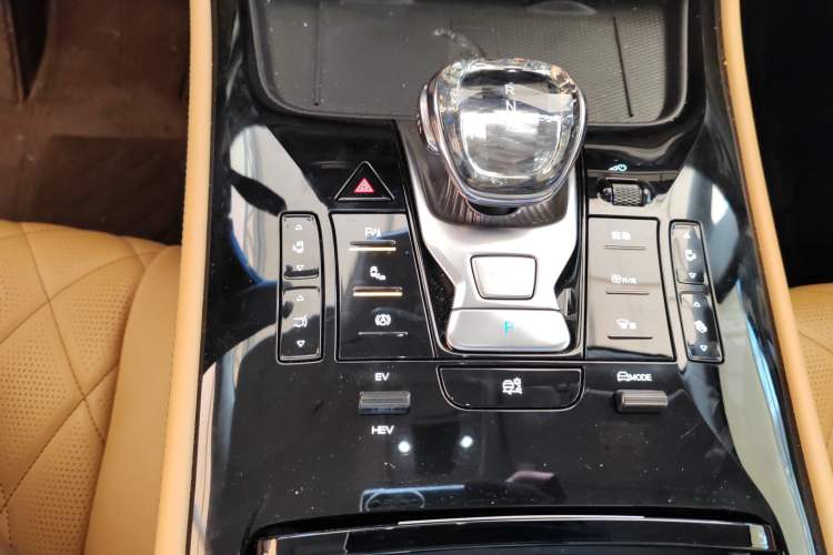 Used Denza D9 2024 DM-i 980 Four-Wheel Drive Prestige Model