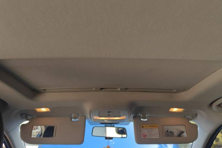 Used Roewe i5 2019 1.5L Manual 4G Connect Leehao Flagship Edition Headliner