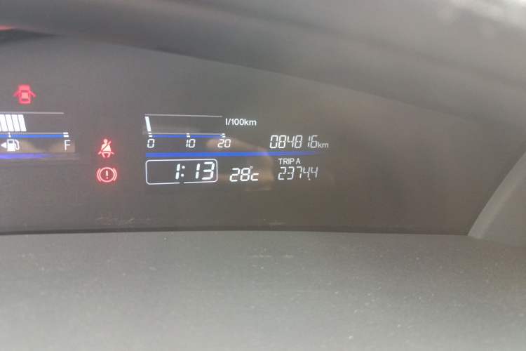 Used Honda Jade 2016 1.8L Automatic Comfort Version 5 Seats Odometer Close Up