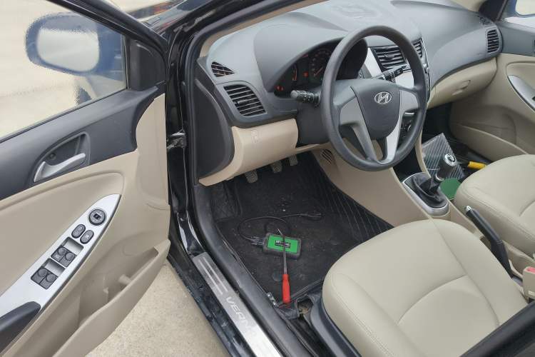 Used Hyundai Verna (older generation) 2014 1.4L Manual Smart GLS Trim