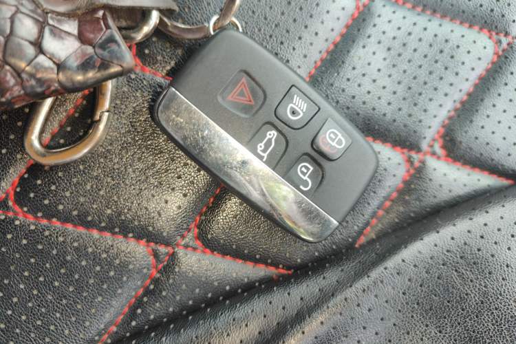 Used Land Rover Discovery Sport 2018 240 PS PURE Edition Vehicle Key