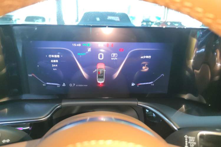 Used Hongqi H9 2025 Model Facelifted 2.0T Two-Wheel Drive Flag-Style Luxury Business Edition, 5 Seats
