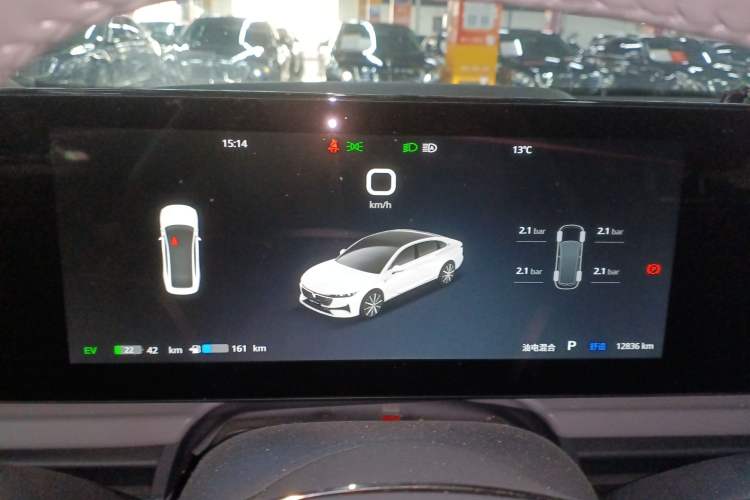 Used VOYAH PASSION 2024 PHEV Four-Wheel Drive Ultra-Long Range Flagship Model
