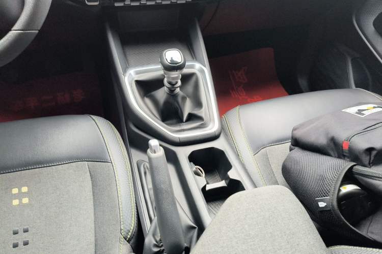 Used Baojun RM-5 2019 1.5T Manual Elite Version with 24-Hour Online Service 7 Seats