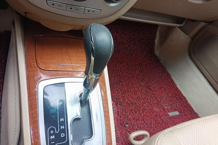 Used Buick Excelle 2013 1.5L Automatic Classic Model
