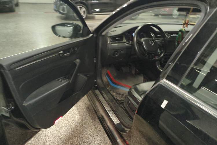 Used Volkswagen Passat 2017 330TSI DSG Luxury Edition
