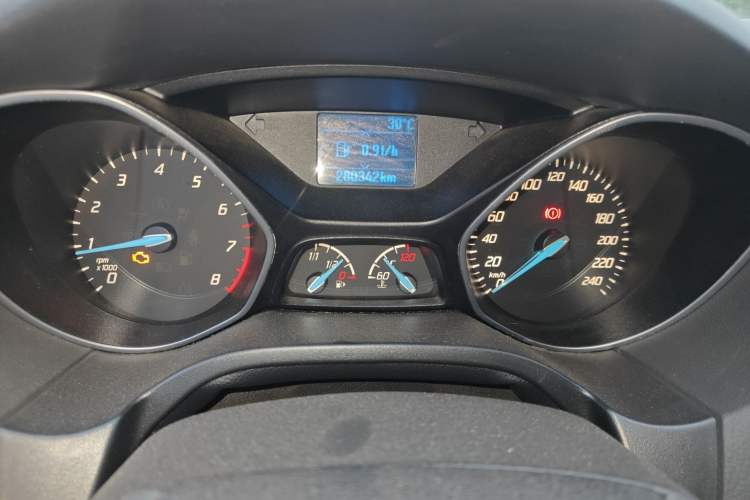 Used Ford Focus 2012 Sedan 1.6L Manual Fashion Edition Instrument Cluster