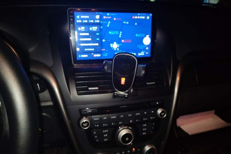 Used Bestune X80 2015 1.8T Automatic Luxury Model Audio And AC Panel