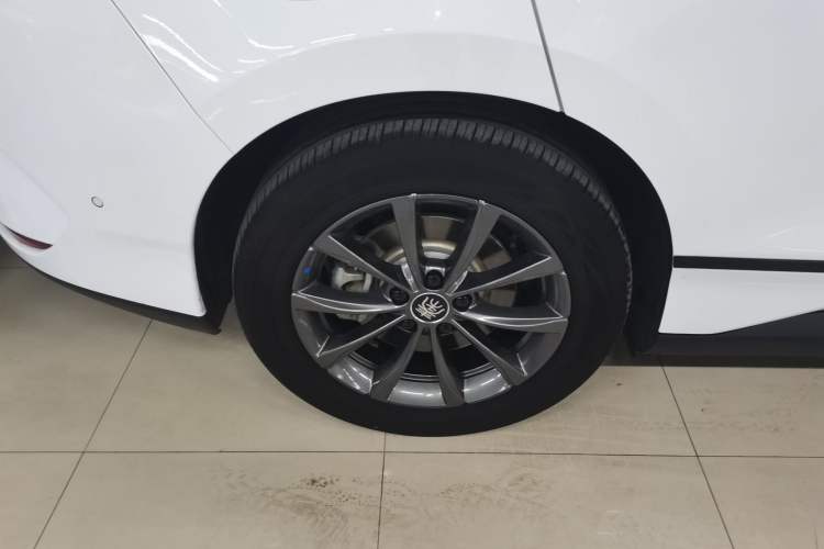 Used BYD Qin L 2025 EV 470KM Leading Edition Exterior 5