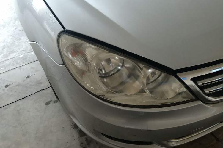 Used Volkswagen Lavida 2008 1.6L Manual Premium Edition Right Front Headlight