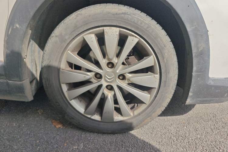 Used Citroen C-Quatre 2013 Facelifted CROSS 1.6L Manual Right Front Wheel Hub