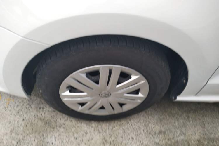 Used Volkswagen Polo 2016 1.4L Automatic Trendy Model Left Front Wheel Hub