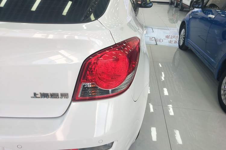 Used Chevrolet Cruze 2013 Hatchback 1.6L Manual Luxury Model
