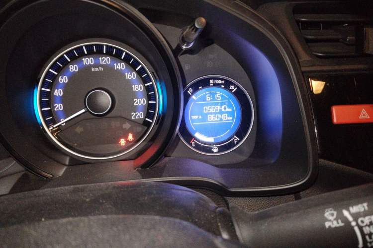 Used Honda Fit 2016 1.5L LXS CVT Comfort Sunroof Version Odometer Close Up