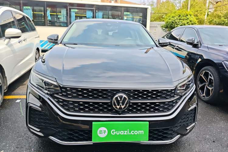 Used Volkswagen Passat 2025 Outstanding Model 380TSI Starry Dragon Glorious Edition Front