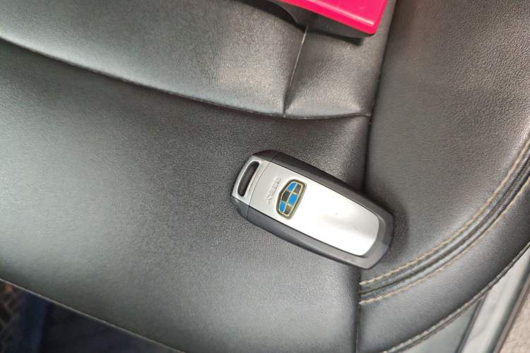 Used Geely Auto Emgrand X7 Sport 2018 1.8TD Automatic Two-Wheel Drive Smart Connect 4G Internet Edition Interior 1