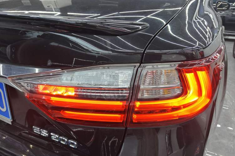 Used Lexus ES 2015 200 Elite Edition Exterior 3