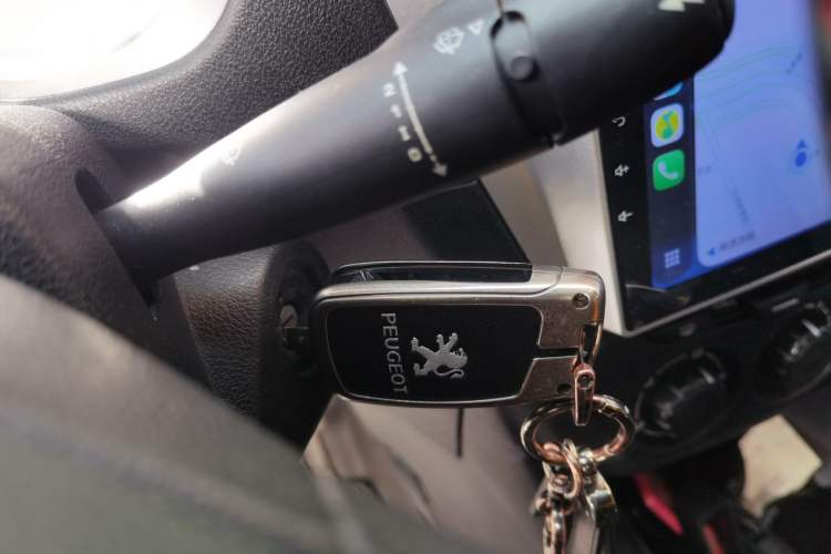 Used Peugeot 301 2014 1.6L Manual Comfort Edition