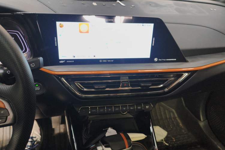 Used CHANGAN OSHAN X5 2022 Sport Edition 1.5T DCT Hurricane Sonic Audio And AC Panel