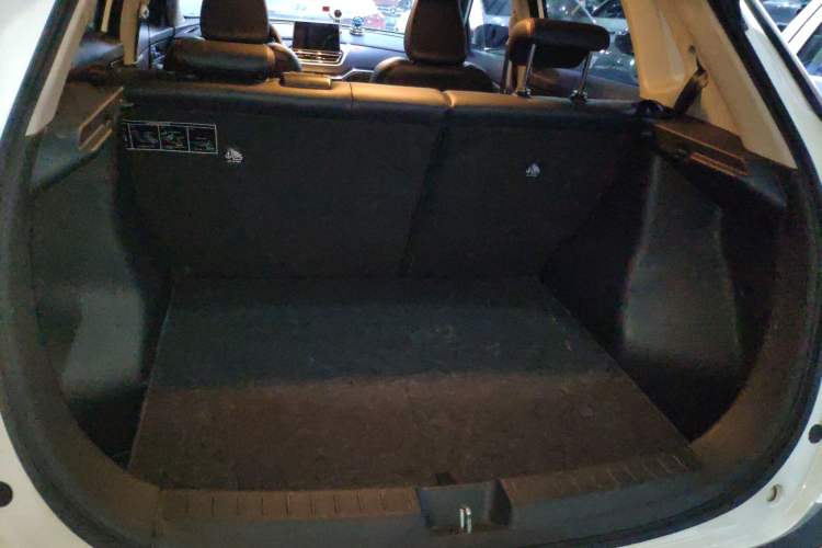 Used Venucia T60 2020 1.6L CVT Smart Drive Version China VI Standard
