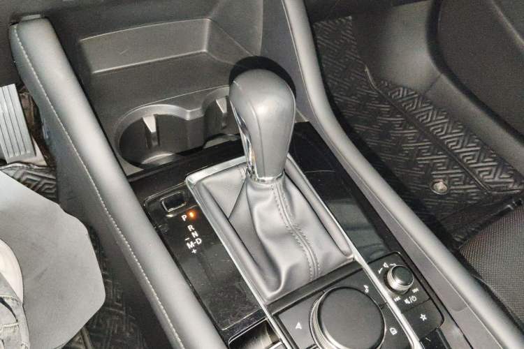 Used Mazda 3 Axela 2020 2.0L Automatic Zhiya Edition Gear Lever