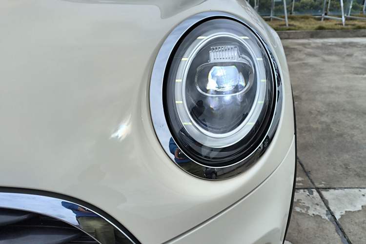 Used MINI 2019 1.5T COOPER Classic Edition Five-Door Version Left Front Headlight