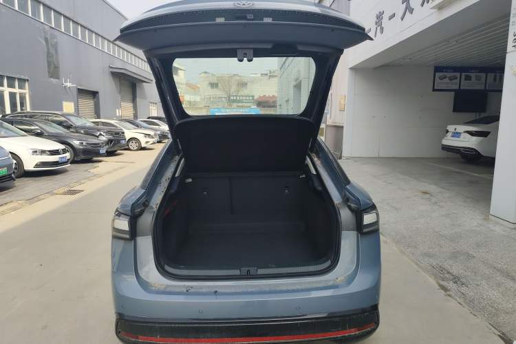 Used Volkswagen ID.7 VIZZION 2024 AIR model Trunk